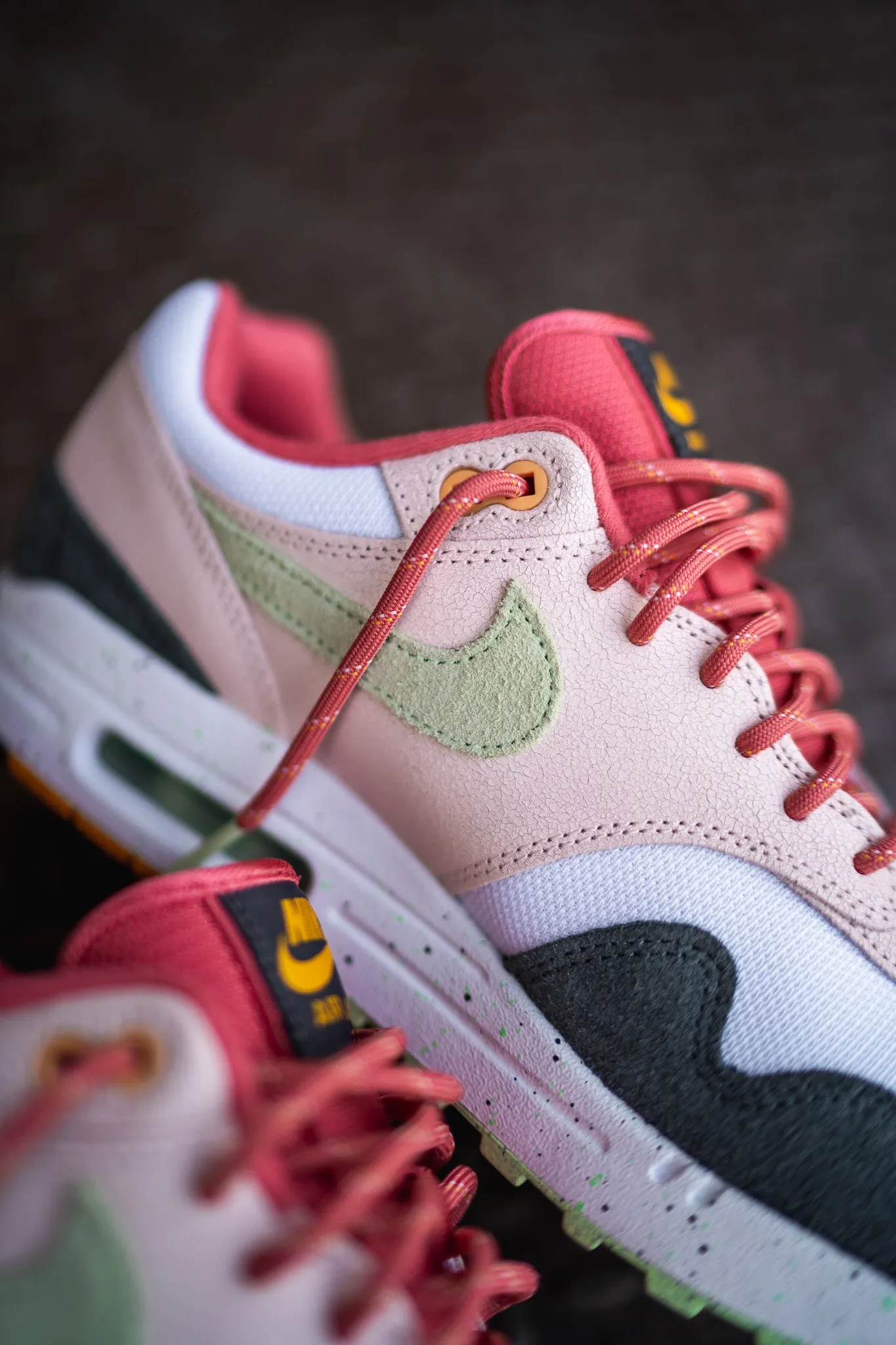 Mens Nike Air Max 1 (Light Soft Pink/Vapor Green)