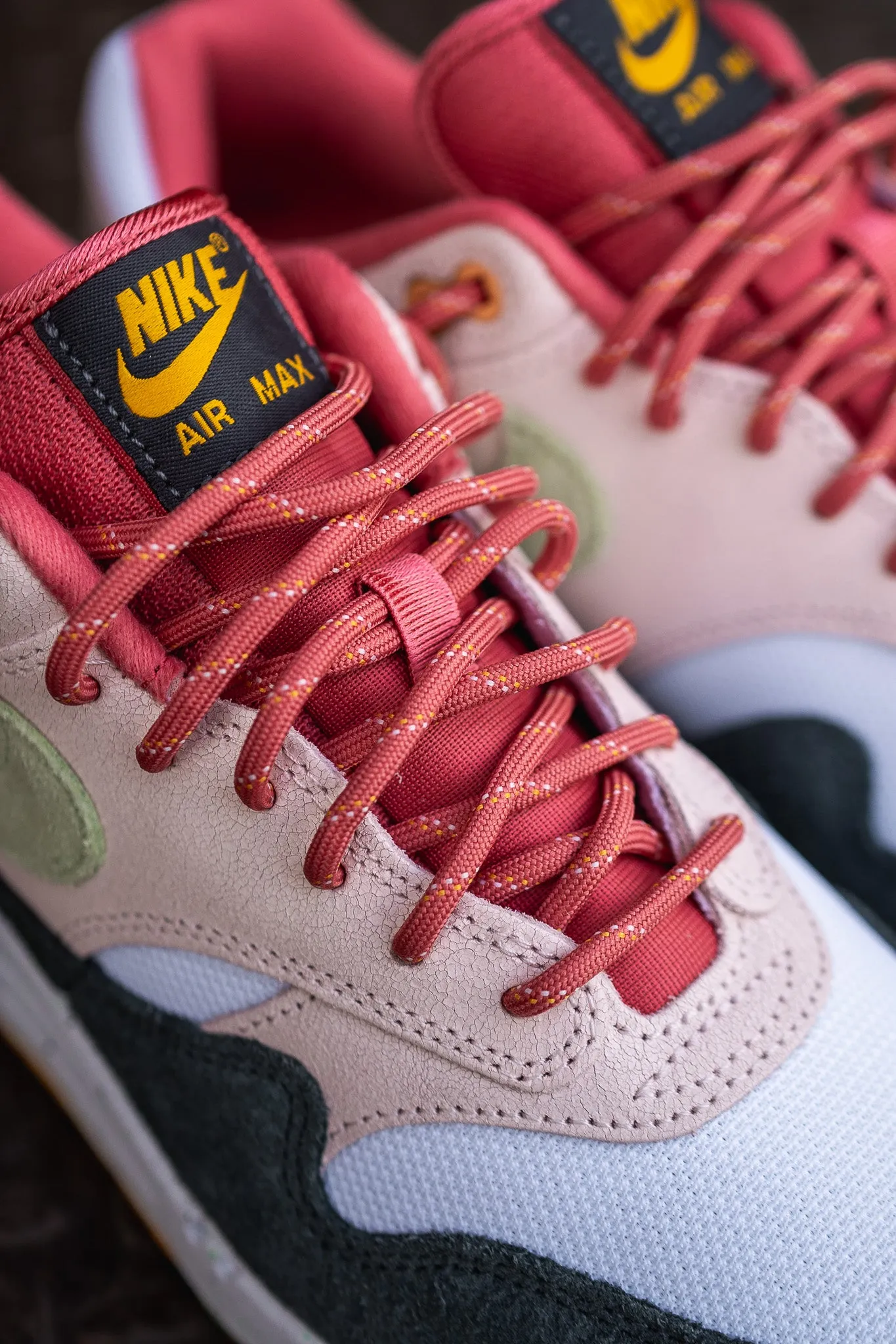 Mens Nike Air Max 1 (Light Soft Pink/Vapor Green)