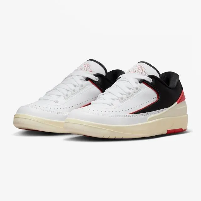 Nike women's air jordan 2 retro low (chicago twist/ white/ university red/ black/ coconut milk) size