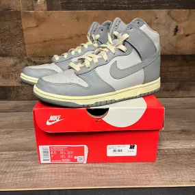 WMNS Nike Dunk High Aged Grey